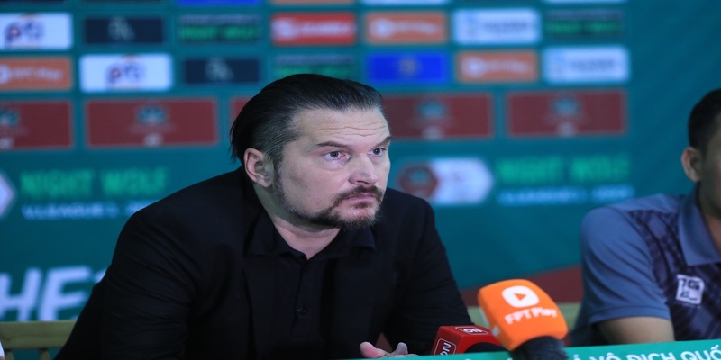 Sự bày tỏ của HLV