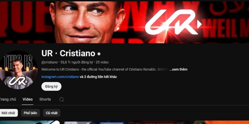 Ur cristian - Kênh Youtube đạt được nhiều kỷ lục guiness nhất 2 Ur cristian đã ghi được một loạt thành tích không thể kể hết